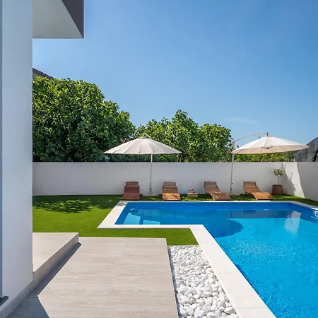 Fortunata By Interhome Vila Bibinje
